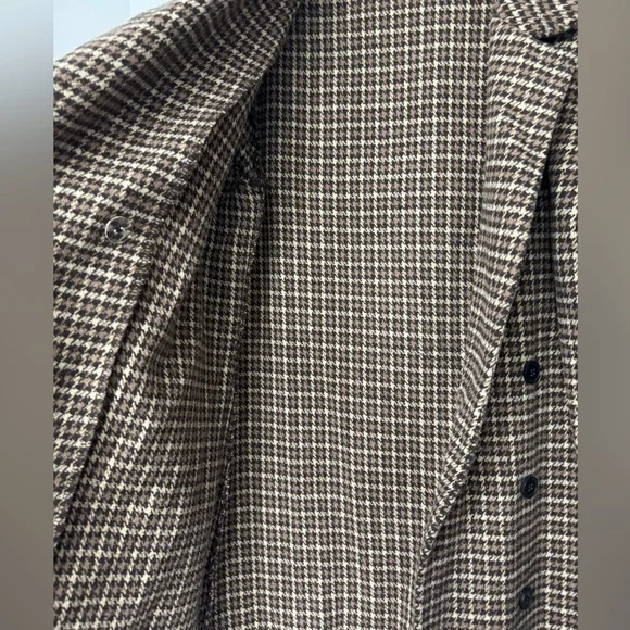 Classic Houndstooth Blazer in Brown - Picture 4 of 6